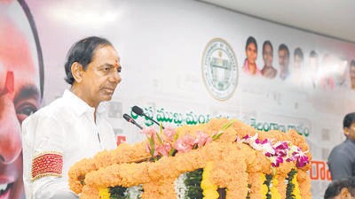 KCR said his government had been adopting pro-farmer policies and introduced several initiatives to uplift the farmers, whereas the Congress and the Bharatiya Janata Party had miserably failed to address the farmers’ issues. (HT Photo) KCR said his government had been adopting pro-farmer policies and introduced several initiatives to uplift the farmers, whereas the Congress and the Bharatiya Janata Party had miserably failed to address the farmers’ issues. (HT Photo)