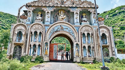 Nuh’s Nalhar Mahadev Mandir. (Parveen Kumar/HT Photo) Nuh’s Nalhar Mahadev Mandir. (Parveen Kumar/HT Photo)