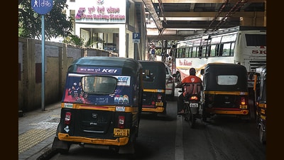 PMC, Maha-Metro have formed a joint committee to identify parking lots along the metro routes. (HT FILE PHOTO)