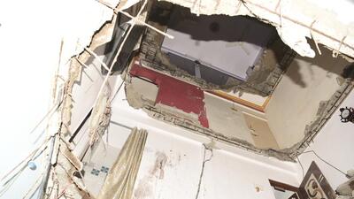 Slab collapsed of G+3 stoery Tulsi Bhavan building in Sector-6 Nerul, 4 person injured residents of the building in the incident in Navi Mumbai on Wednesday 23/08/2023. Bachchan Kumar / Hindustan Times (Hindustan Times)