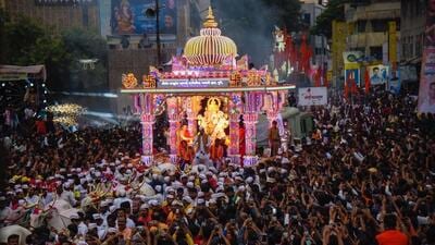 To reduce annual immersion procession period, Shreemant Dagadusheth Halwai Ganesh Mandal has decided to carry the procession at 4 pm. (HT FILE) To reduce annual immersion procession period, Shreemant Dagadusheth Halwai Ganesh Mandal has decided to carry the procession at 4 pm. (HT FILE)