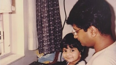 Krishnakumar Kunnath aka KK's daughter Taamara remembered him on his birth anniversary. Krishnakumar Kunnath aka KK's daughter Taamara remembered him on his birth anniversary.