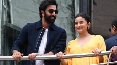 Alia Bhatt with Ranbir Kapoor. (HT Photo/Varinder Chawla) Alia Bhatt with Ranbir Kapoor. (HT Photo/Varinder Chawla)