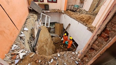 A woman teacher died while 3 others were injured after the roof of a government school collapsed in Ludhiana on Thursday (HT Photo) A woman teacher died while 3 others were injured after the roof of a government school collapsed in Ludhiana on Thursday (HT Photo)
