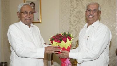 CM Nitish Kumar had met meet Governor Rajendra Vishwanath Arlekar on Wednesday. (HT archive) CM Nitish Kumar had met meet Governor Rajendra Vishwanath Arlekar on Wednesday. (HT archive)