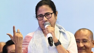 Mamata Banerjee confused astronaut Rakesh Sharma with Bollywood film producer Rakesh Roshan. (Hindustan Times) Mamata Banerjee confused astronaut Rakesh Sharma with Bollywood film producer Rakesh Roshan. (Hindustan Times)