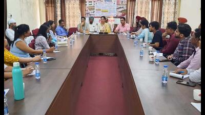 Punjab health department officials during a meeting with private hospitals in Ludhiana on Thursday. (HT Photo) Punjab health department officials during a meeting with private hospitals in Ludhiana on Thursday. (HT Photo)