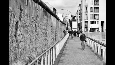 What’s left of the Berlin Wall, the historical barrier between East and West Germany that existed from 1961 through 1989. The couple in Daniela Krien’s new novel belong to the generation that witnessed the fall of the wall and the reunification of Germany. (Shutterstock) What’s left of the Berlin Wall, the historical barrier between East and West Germany that existed from 1961 through 1989. The couple in Daniela Krien’s new novel belong to the generation that witnessed the fall of the wall and the reunification of Germany. (Shutterstock)