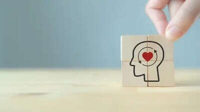Emotional intelligence refers to the ability to understand, being aware and handle emotions in a way that it does not negatively impact us. Knowing how to let go of negative emotions and finding joy in daily things help in improving emotional intelligence. It also creates a healthy space for others to be themselves around us. Therapist Mary Beth Somich addressed emotional intelligence and wrote about the four aspects. (Unsplash) Emotional intelligence refers to the ability to understand, being aware and handle emotions in a way that it does not negatively impact us. Knowing how to let go of negative emotions and finding joy in daily things help in improving emotional intelligence. It also creates a healthy space for others to be themselves around us. Therapist Mary Beth Somich addressed emotional intelligence and wrote about the four aspects. (Unsplash)