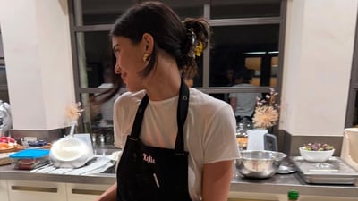 Kylie even tried her hand at making some pasta for herself and her friends. She wore a custom black apron with her name on it as she prepared a delicious meal, an Italian staple. Kylie even tried her hand at making some pasta for herself and her friends. She wore a custom black apron with her name on it as she prepared a delicious meal, an Italian staple. 