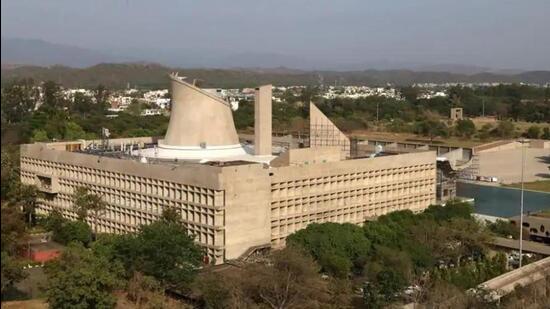“Currently, there are no statutory provisions to allow registration of independent floors in commercial plots forming part of licenced colonies. However, it is allowed in sectors or estates developed by the Haryana Shehri Vikas Pradhikaran (vide policy December 5, 2020 policy instructions),” the statement said. (File photo)