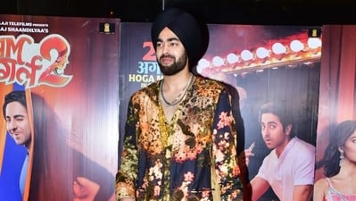Manjot Singh of Fukrey fame also stars in Dream Girl 2. He plays the role of Smiley Dhillon, who is seen to be in love for Pooja (protrayed by Ayushmann Khurrana in the getup of a woman). Manjot Singh of Fukrey fame also stars in Dream Girl 2. He plays the role of Smiley Dhillon, who is seen to be in love for Pooja (protrayed by Ayushmann Khurrana in the getup of a woman). 