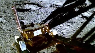 In this photo taken from a screengrab released by the Indian Space Research Organisation (ISRO) on August 25, shows the Chandrayaan-3 rover as it manoeuvred from the lunar lander to the surface of the Moon. (AFP) In this photo taken from a screengrab released by the Indian Space Research Organisation (ISRO) on August 25, shows the Chandrayaan-3 rover as it manoeuvred from the lunar lander to the surface of the Moon. (AFP)