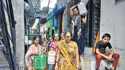 Mumbai, India - Aug 24, 2023 : For the past 15 days, 100s of residents have not received drinking water in Malad's Madh Island area. The residents of Shivaji Nagar in Madh, have to go to nearby areas to fetch water despite having a legal BMC water connection, in Mumbai, India, Thursday, Aug 24, 2023. (Photo by Vijay Bate/HT Photo) Mumbai, India - Aug 24, 2023 : For the past 15 days, 100s of residents have not received drinking water in Malad's Madh Island area. The residents of Shivaji Nagar in Madh, have to go to nearby areas to fetch water despite having a legal BMC water connection, in Mumbai, India, Thursday, Aug 24, 2023. (Photo by Vijay Bate/HT Photo)