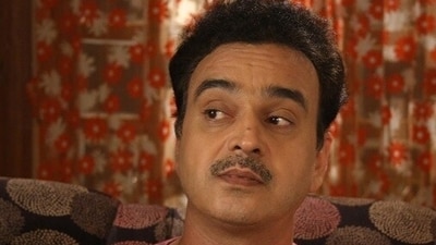 Milind Safai was best known for shows like Aai Kuthe Kay Karte. Milind Safai was best known for shows like Aai Kuthe Kay Karte.