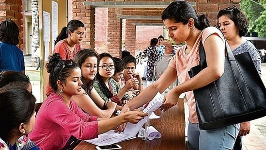 du pg merit list 2023 live updates: Delhi University PG 2nd CSAS allocation list, direct link at du.ac.in du pg merit list 2023 live updates: Delhi University PG 2nd CSAS allocation list, direct link at du.ac.in