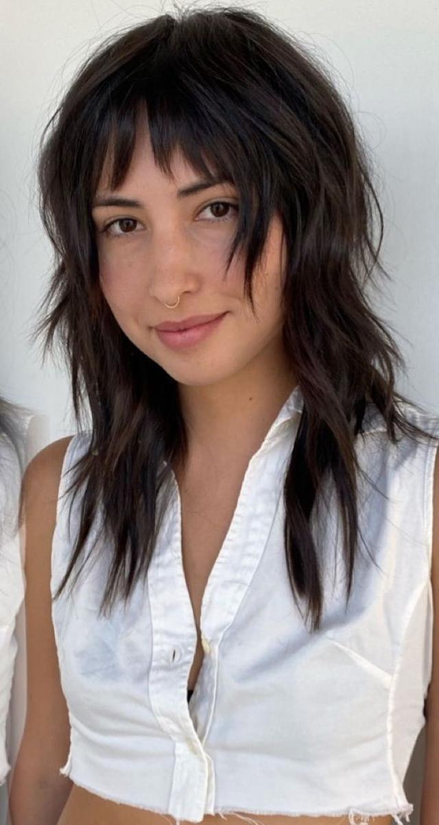 Trendy wolf cut hairstyle can save you from tangles and frizz (Photo: Instagram)