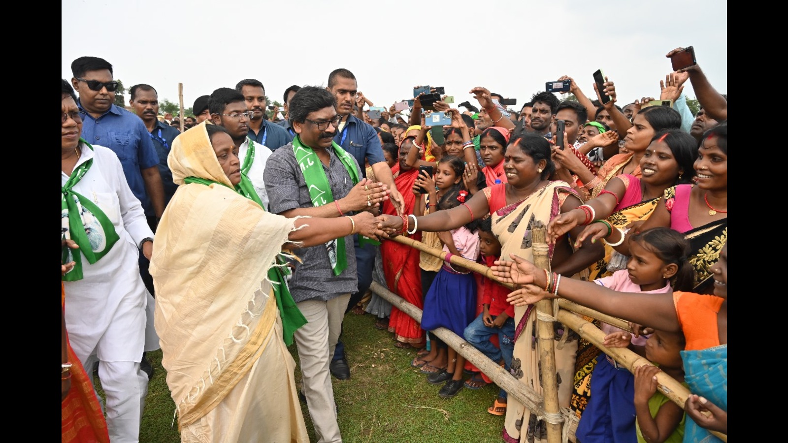 Soren begins campaign for Dumri by-elections - Vimarsana News