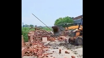 Around 2,000 square metre land encroached upon illegally was made free, officials said. (HT Photo) Around 2,000 square metre land encroached upon illegally was made free, officials said. (HT Photo)