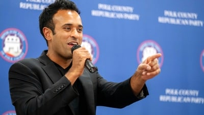Republican presidential hopeful Vivek Ramaswamy speaks at the Polk County Summer Sizzle fundraising event in Clive, Iowa, Friday, Aug. 25, 2023. (Zach Boyden-Holmes/The Des Moines Register via AP) (AP)