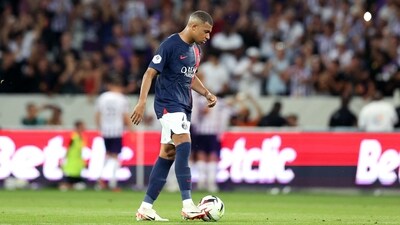 Paris Saint-Germain's French forward #07 Kylian Mbappe moves the ball. (AFP) Paris Saint-Germain's French forward #07 Kylian Mbappe moves the ball. (AFP)