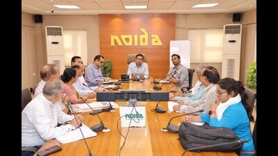 In a recent meeting with various NGOs, Noida authority officials asked them to conduct surveys throughout the city to identify destitute children and reach out to them. (HT Photo) In a recent meeting with various NGOs, Noida authority officials asked them to conduct surveys throughout the city to identify destitute children and reach out to them. (HT Photo)