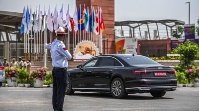 Delhi Police along with traffic police officials conducts Carcade rehearsals for the G20 Delegates. (HT Photo)