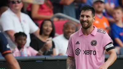 Inter Miami forward Lionel Messi (10) reacts to a play in the first half against the FC Cincinnati at TQL Stadium (USA TODAY Sports via Reuters Con)