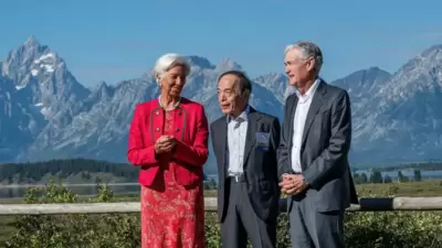 Report Reveals China's Continued Involvement in US Supply Chain ( image Source: Bloomberg)