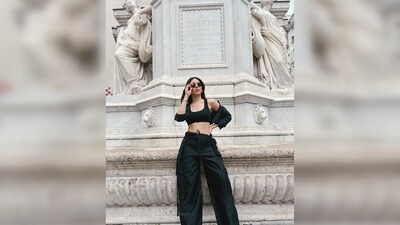 Alaya F enhanced her relaxed outfit with round black sunglasses and minimal golden jewelry. (Instagram/@alayaf) Alaya F enhanced her relaxed outfit with round black sunglasses and minimal golden jewelry. (Instagram/@alayaf)