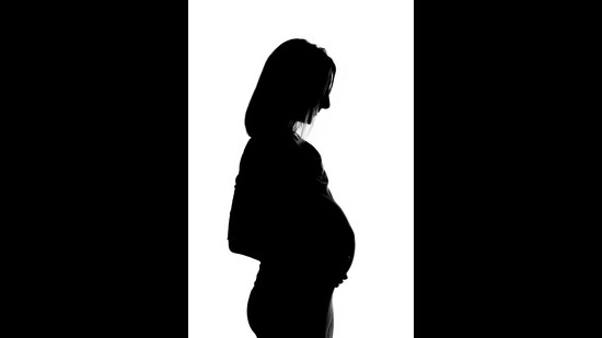 Unhealthy eating habits of mother can lead to various cardiac health issues in the child. (Getty Images/iStockphoto)