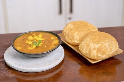 Poori bhaji (Chef Kunal Kapoor) Poori bhaji (Chef Kunal Kapoor)