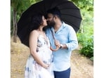 Swara_Bhasker_flaunts_baby_bump_in_new_pics