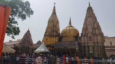 7 lakh devotees turn up at KV Temple in Varanasi on last Monday of Shravan (ht photo)