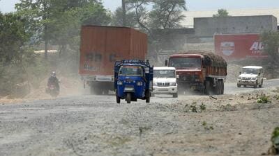 File photo of the National Highway 33 near Jamshedpur. (HT File) File photo of the National Highway 33 near Jamshedpur. (HT File)