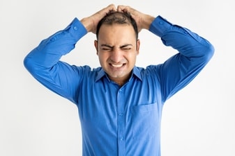 While genetics and aging play a significant role in this phenomenon, certain habits and practices can exacerbate the receding the hairline. (Freepik ) While genetics and aging play a significant role in this phenomenon, certain habits and practices can exacerbate the receding the hairline. (Freepik )
