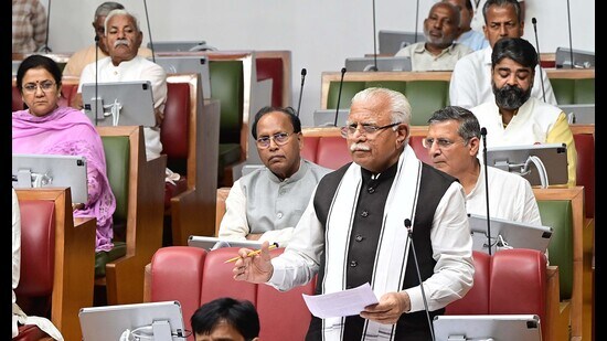 CM Manohar Lal Khattar who gave a written reply to an unstarred question by Congress MLA Varun Chaudhary on Monday in the House, however, said the mission is not currently maintaining or collecting the number of beneficiaries whose income has doubled or who have defaulted in paying equal monthly instalments. The Congress MLA wanted to know the number of beneficiaries under the scheme whose income has doubled and those have defaulted in paying monthly instalments (Keshav Singh/ HT)