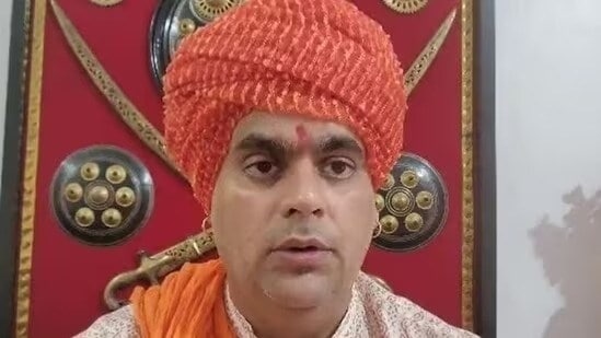 Swami Chakrapani Maharaj (Twitter)