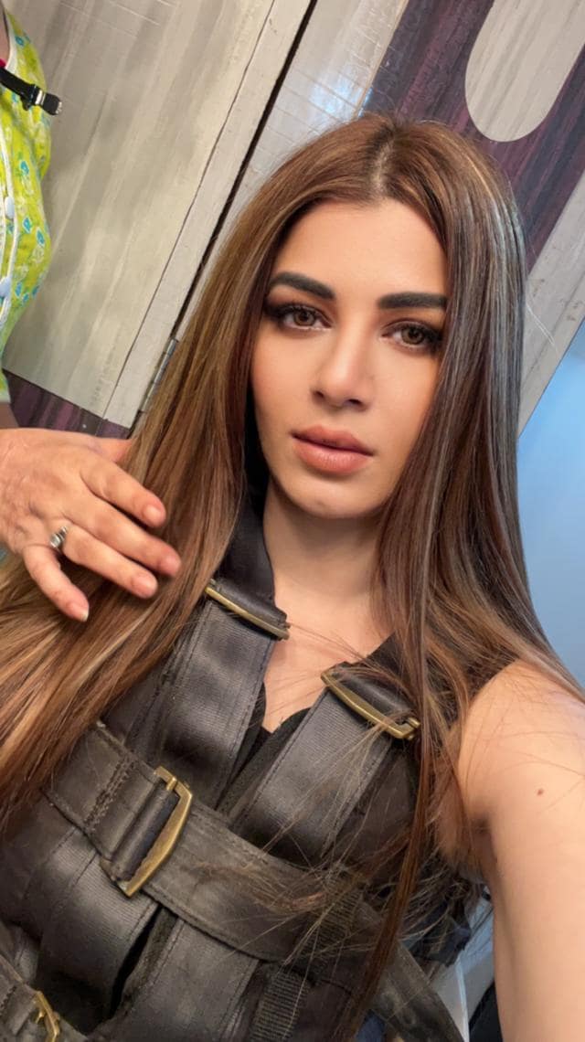 Kainaat before a stunt.