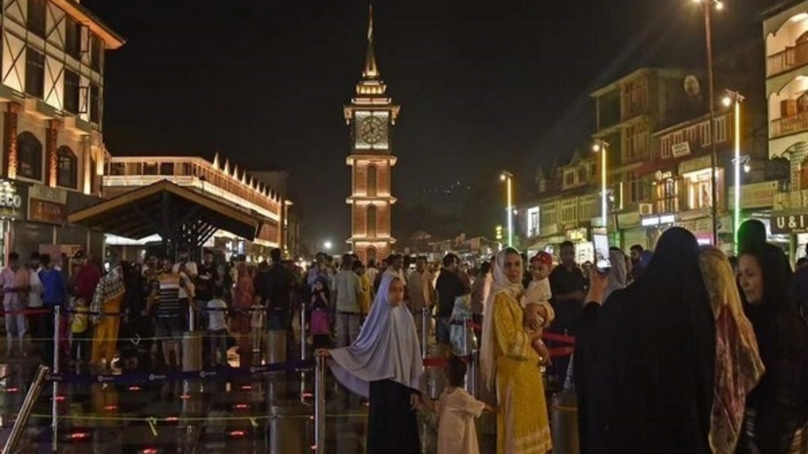 Srinagar's nightlife flourishes in the tranquil transformation of J-K - Vimarsana News