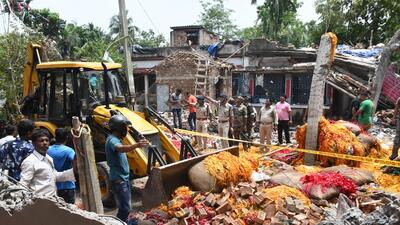 After an explosion at an illegal firecracker factory in West Bengal, allegations have emerged that crude bombs are manufactured at such units. (HT Archive) After an explosion at an illegal firecracker factory in West Bengal, allegations have emerged that crude bombs are manufactured at such units. (HT Archive)