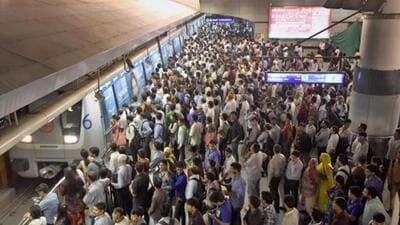 On Monday, the busiest line was the Yellow Line (Millenium City Centre-Samaypur Badli), which recorded a ridership of 1.87 million, followed by the Blue Line (Dwarka Sector 21-Noida Electronic City/Vaishali), on which 1.8 million people travelled. This was followed by the Red Line (Shaheed Sthal-Rithala), which carried 735,000 passengers, DMRC data showed. (HT Archive)
