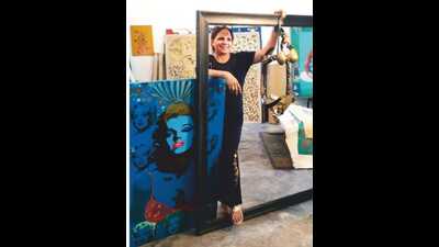 Presently based in Delhi, Kainthola has been a dedicated practitioner of the arts for over two decades. (HT Photo) Presently based in Delhi, Kainthola has been a dedicated practitioner of the arts for over two decades. (HT Photo)