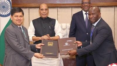 Rajnath Singh gifted 15 pairs of parachutes (main and reserve) manufactured by Gliders India Limited to Kenya’s Aden Bare Duale for use by the Kenyan forces. (X/SpokespersonMoD)