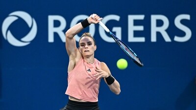 Maria Sakkari of Greece hits a return against Danielle Collins of the United States of America (Getty Images via AFP)