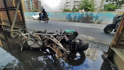 Thane, India - August, 28, 2023: A 25-year-old man from Mira Road died after his bike rammed into a pillar of Metro Line 4, whose construction is ongoing, manpada on Ghodbunder Road and the two-wheeler was engulfed in fire after the mishap led to leakage from its petrol tank, ,in thane, in Mumbai, India, on,Monday, August, 28, 2023. ( Praful Gangurde / HT Photo ) Thane, India - August, 28, 2023: A 25-year-old man from Mira Road died after his bike rammed into a pillar of Metro Line 4, whose construction is ongoing, manpada on Ghodbunder Road and the two-wheeler was engulfed in fire after the mishap led to leakage from its petrol tank, ,in thane, in Mumbai, India, on,Monday, August, 28, 2023. ( Praful Gangurde / HT Photo )