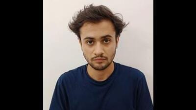 The accused, Akash Roopkumar Jadhvani, was nabbed after a case was registered against him on August 24 by an employee of a pharmaceutical company. (HT Photo)