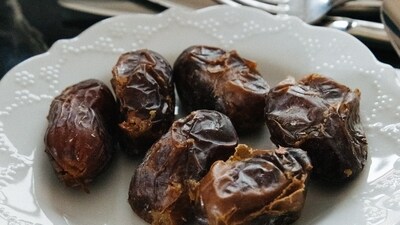 Dates: A natural source of iron, they can be helpful to counteract the potential loss of iron during menstruation. They also contain fibre and natural sugars that can provide sustained energy. Dates: A natural source of iron, they can be helpful to counteract the potential loss of iron during menstruation. They also contain fibre and natural sugars that can provide sustained energy.