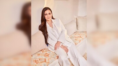 Adding a touch of glamour, Dia Mirza adorns herself with a multi-layered diamond necklace and stud earrings. (Instagram/@diamirzaofficial) Adding a touch of glamour, Dia Mirza adorns herself with a multi-layered diamond necklace and stud earrings. (Instagram/@diamirzaofficial)
