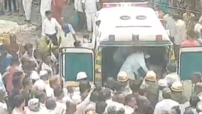 According to the Brihanmumbai Municipal Corporation (BMC), the accident occurred in Mumbai's Mahim (West). (ANI)